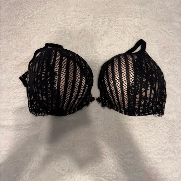 Victorias Secret Bombshell Black Lace Bra - Picture 1 of 3